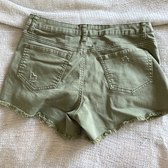 Women’s Distressed Olive Jean Shorts - Picture 4 of 4